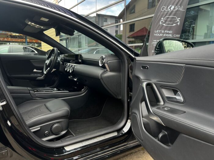 Mercedes-Benz CLA 250e Luxury Line - imagine 18
