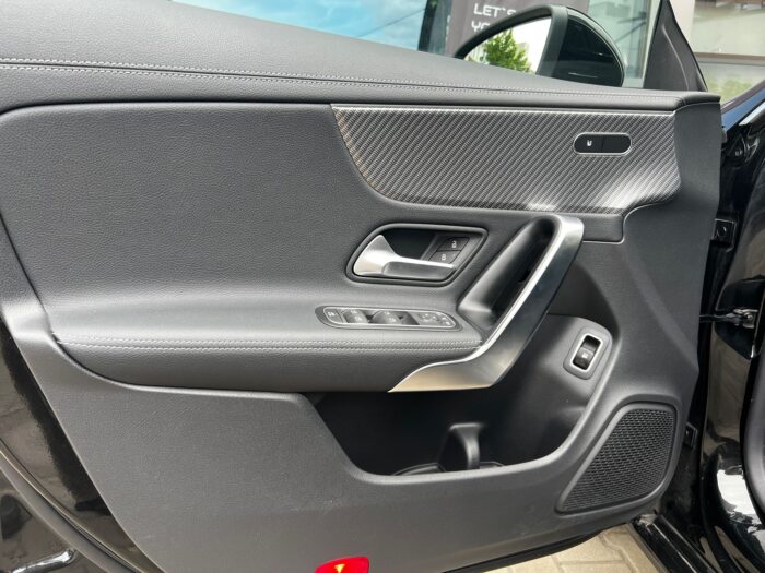 Mercedes-Benz CLA 250e Luxury Line - imagine 13