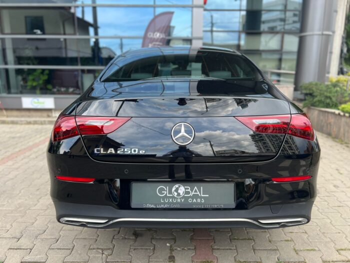 Mercedes-Benz CLA 250e Luxury Line - imagine 8