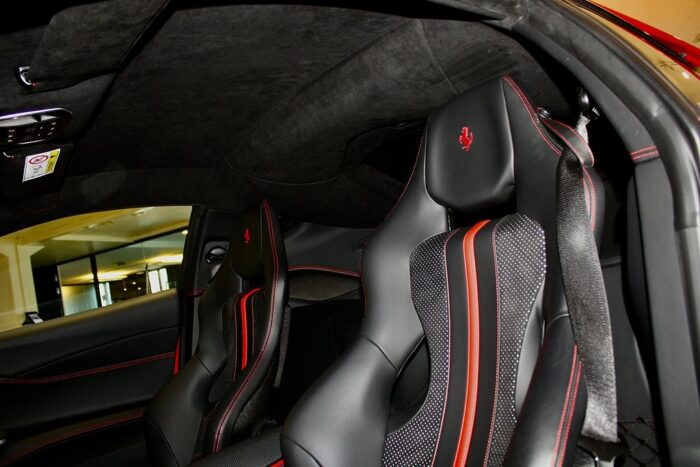 Ferrari 812 Superfast V12 Full Carbon 70th - imagine 3