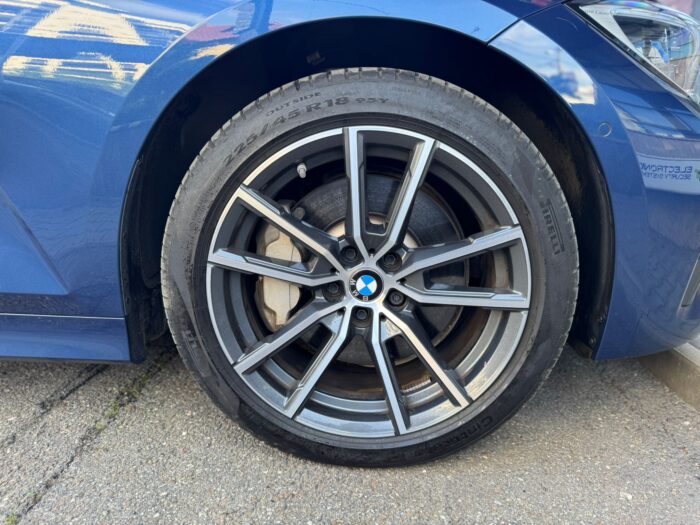 BMW 330e Luxury Line - imagine 11