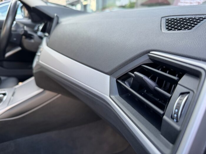 BMW 330e Luxury Line - imagine 19