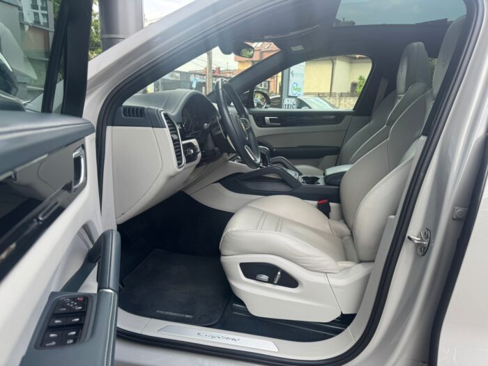 Porsche Cayenne Coupe eHybrid - imagine 13