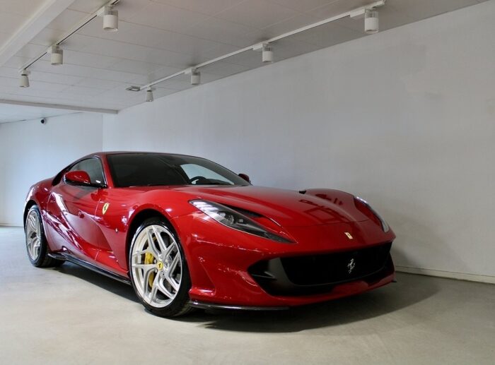 Ferrari 812 Superfast V12 Full Carbon 70th