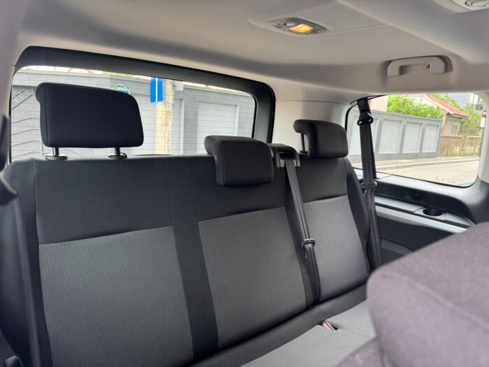 Opel Vivaro Combi 9-seater - imagine 18