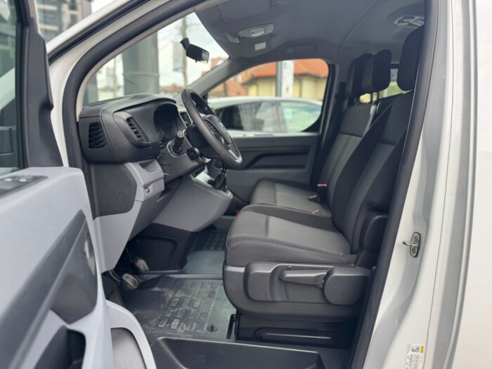 Opel Vivaro Combi 9-seater - imagine 10