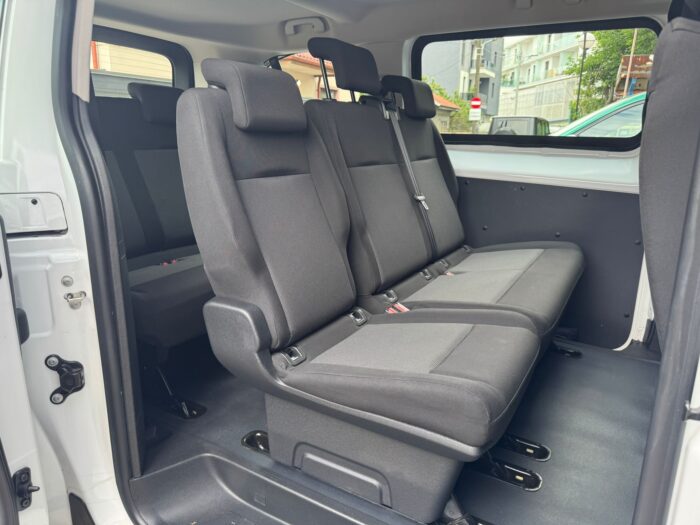Opel Vivaro Combi 9-seater - imagine 15