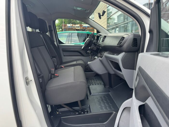 Opel Vivaro Combi 9-seater - imagine 12