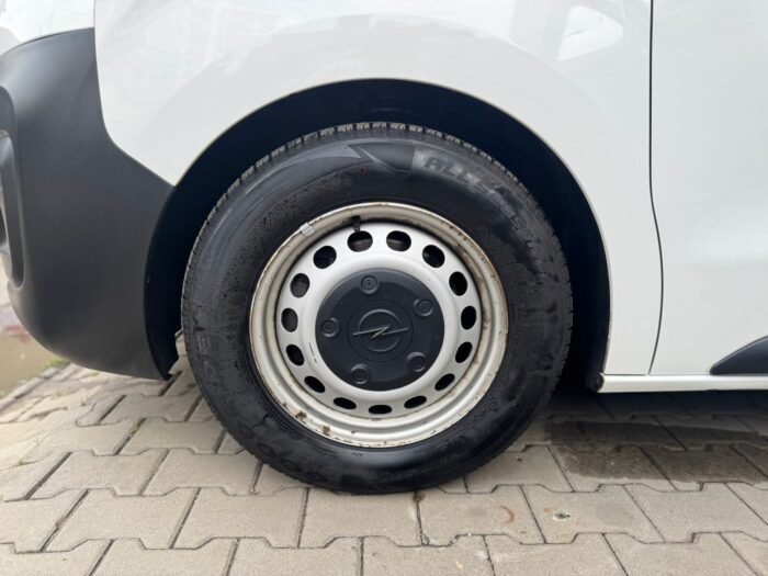 Opel Vivaro Combi 9-seater - imagine 9