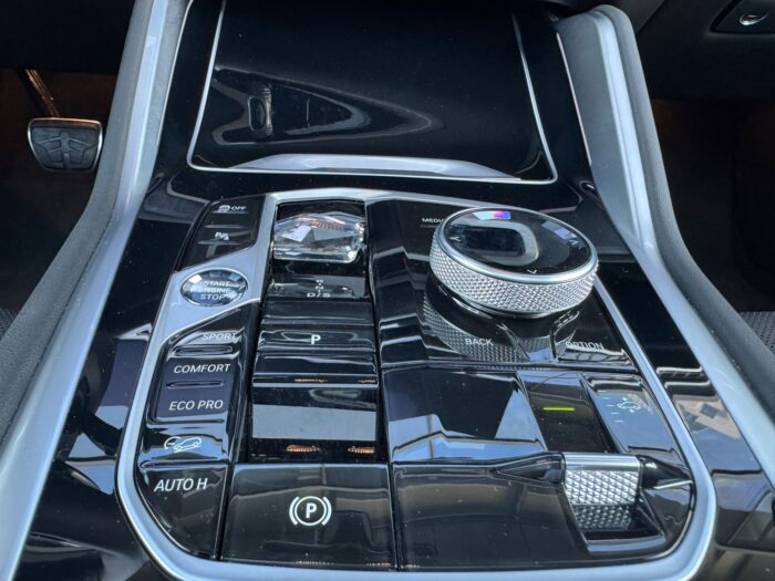 BMW X6 40i xDrive M-Sport - imagine 18