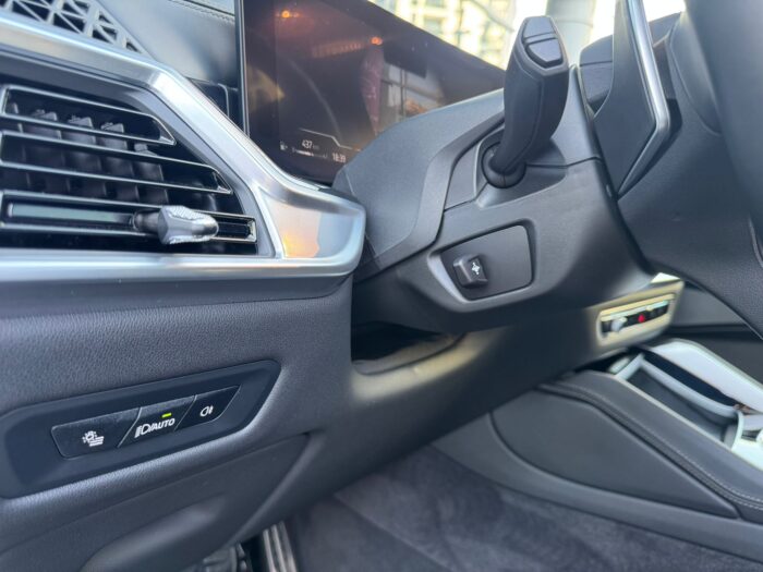 BMW X6 40i xDrive M-Sport - imagine 17