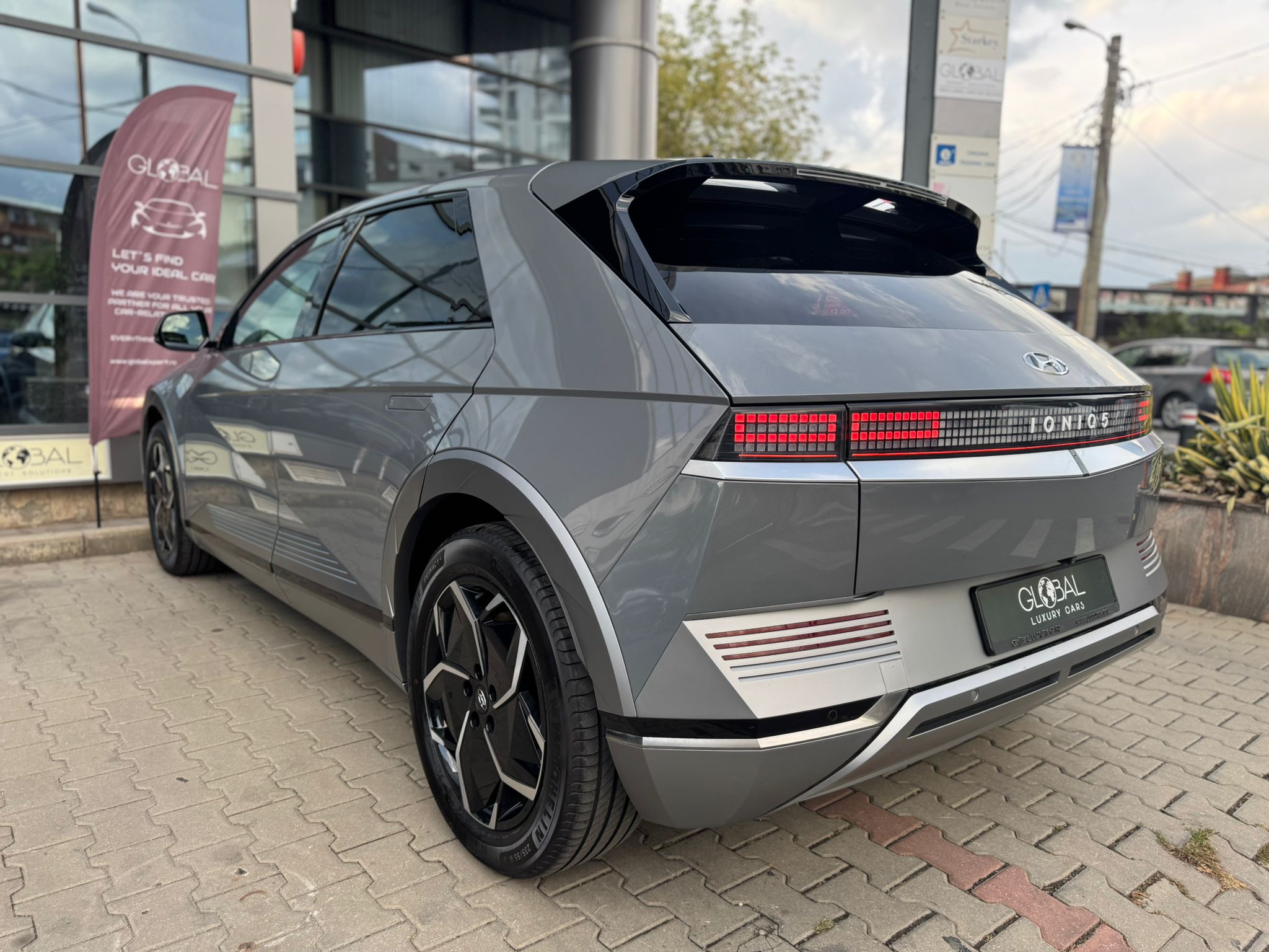 Hyundai IONIQ 5 - imagine 11