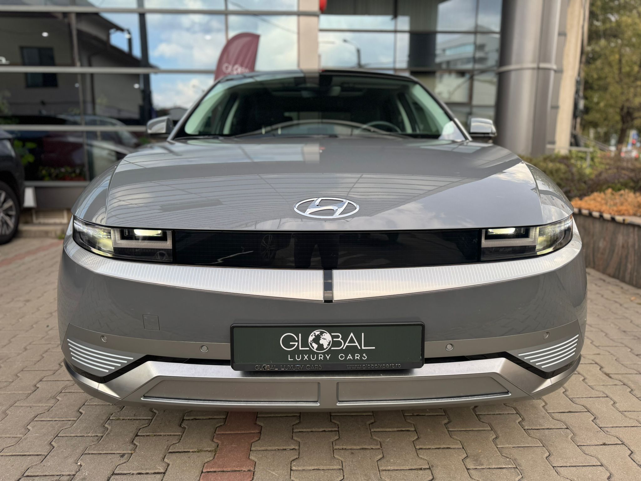 Hyundai IONIQ 5 - imagine 2