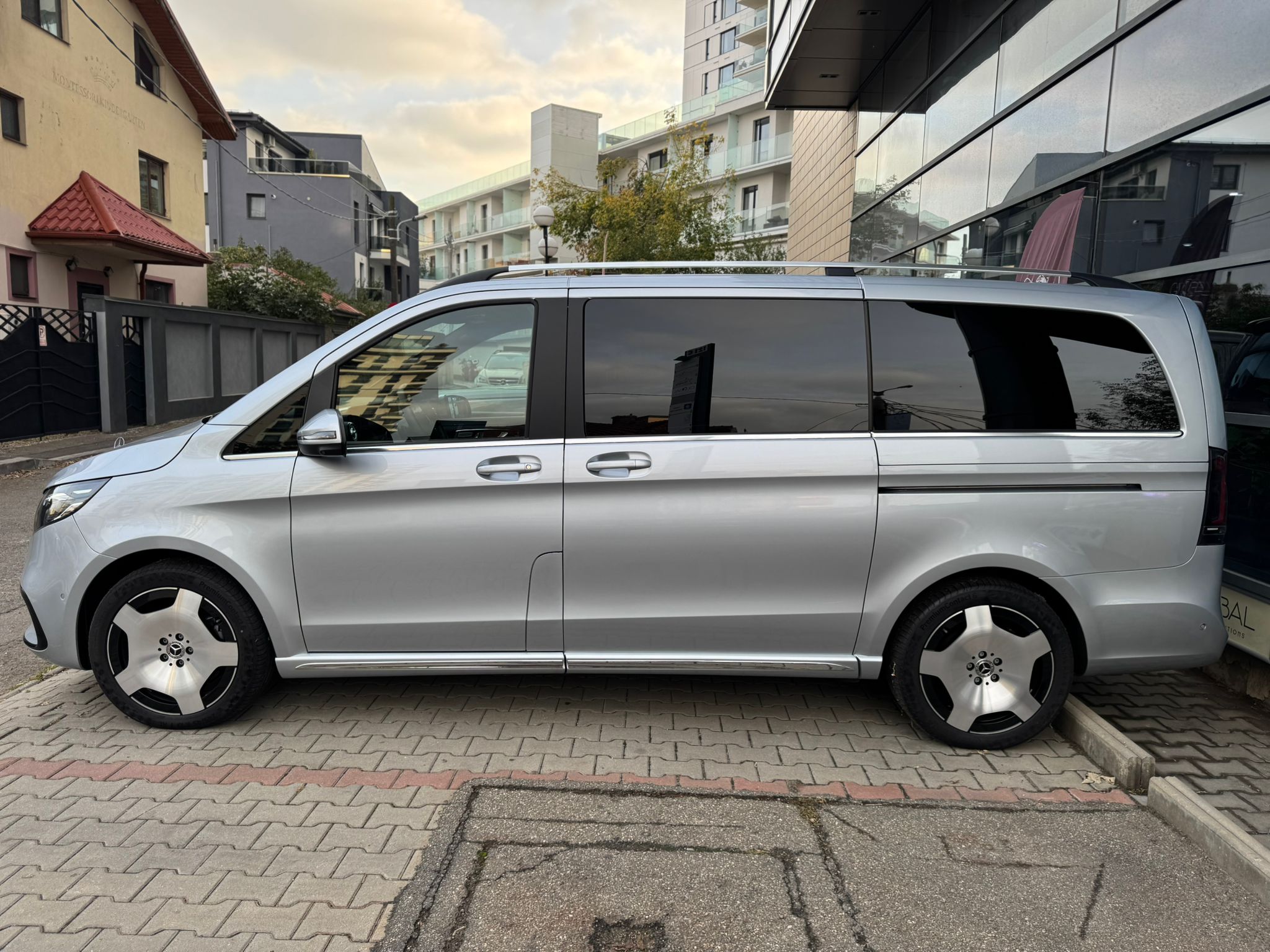 Mercedes-Benz V300d 4Matic Exclusive Long - imagine 12