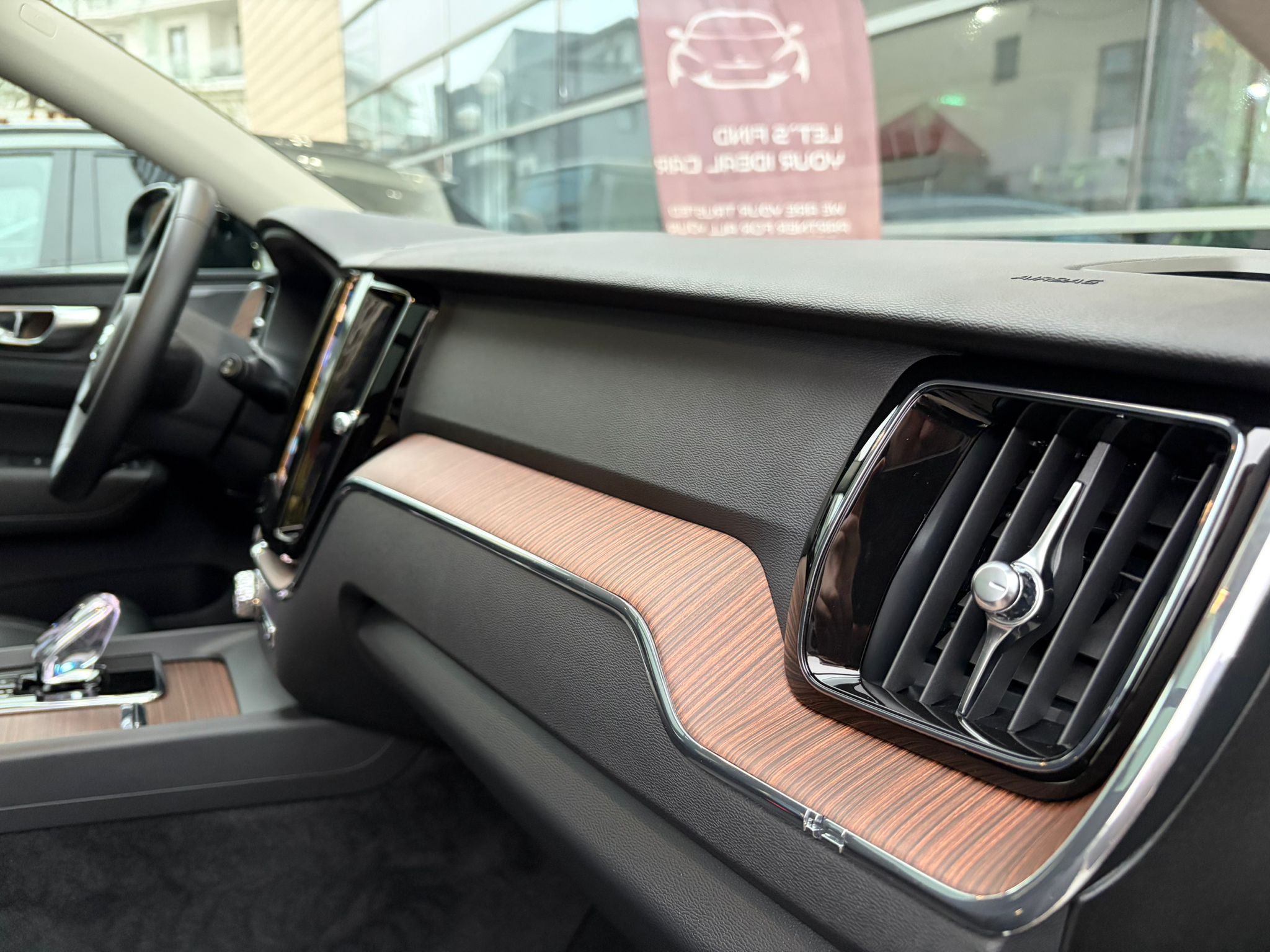 Volvo XC60 B4 Plus Dark - imagine 18