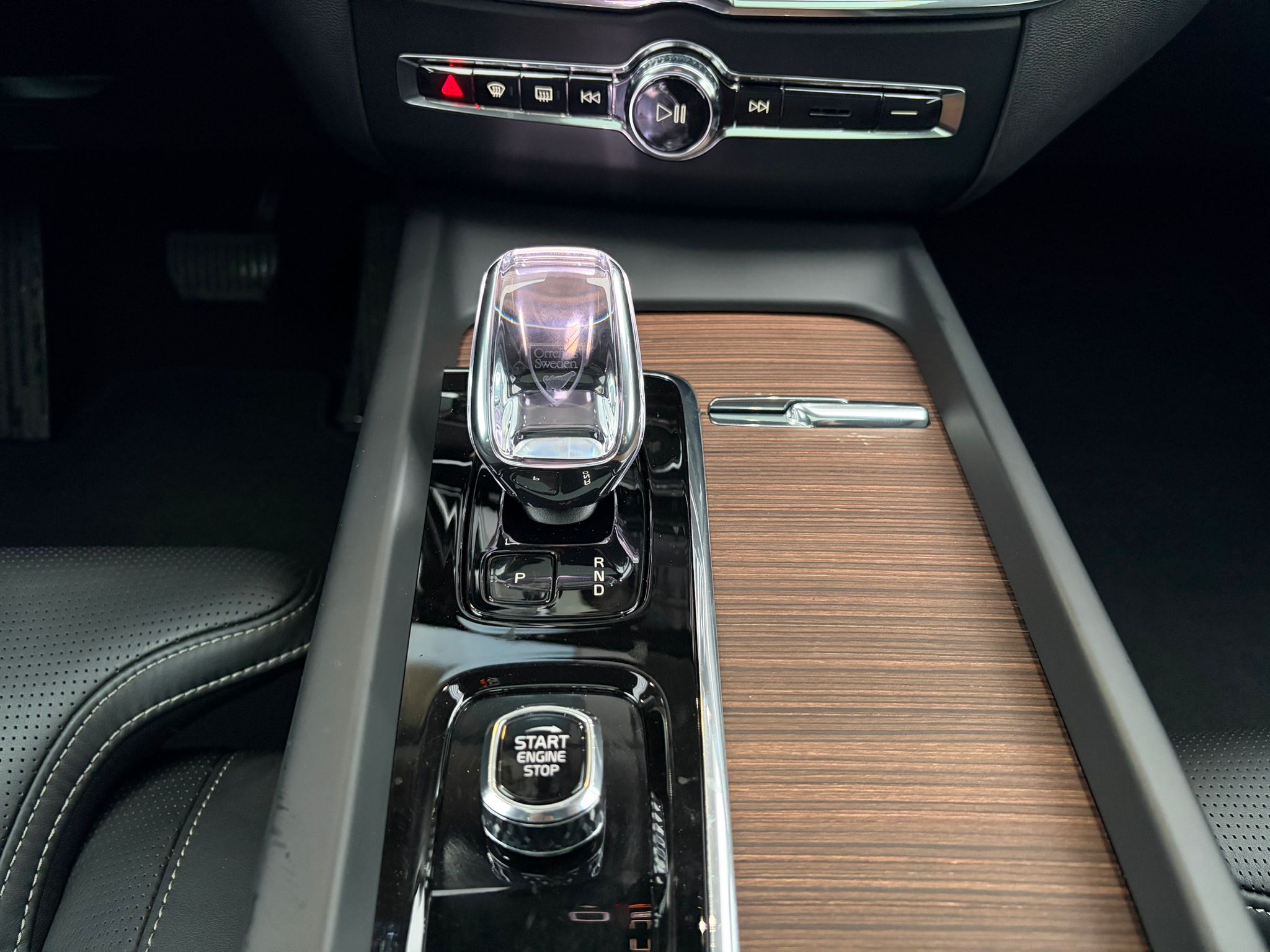 Volvo XC60 B4 Plus Dark - imagine 17