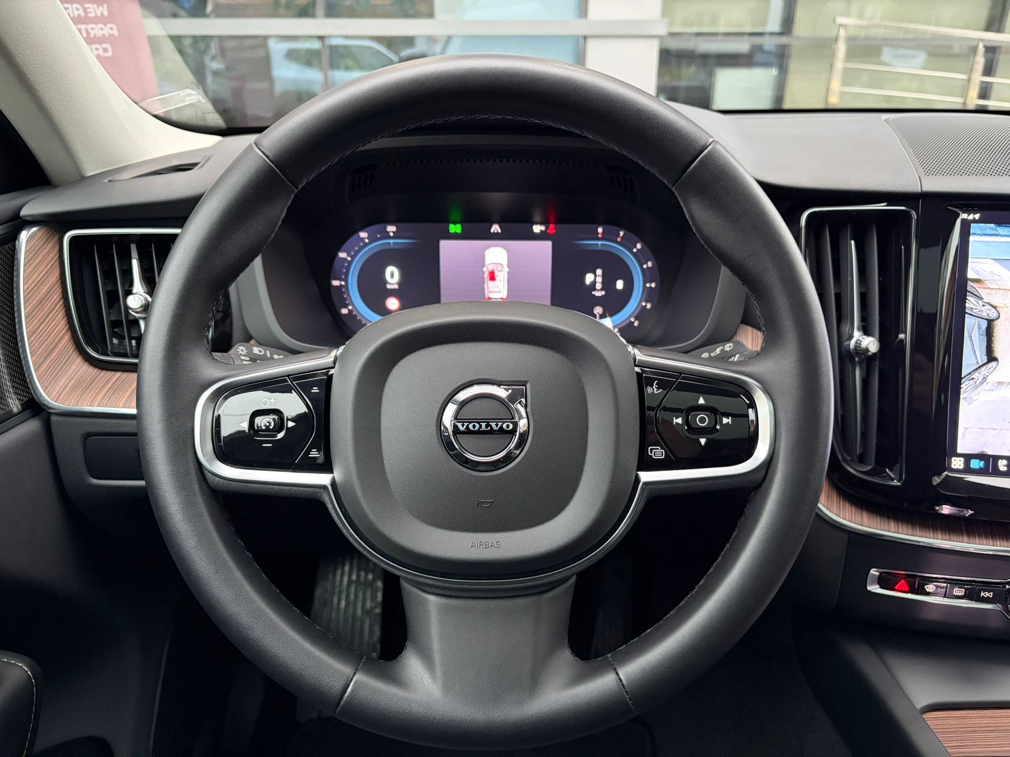 Volvo XC60 B4 Plus Dark - imagine 14