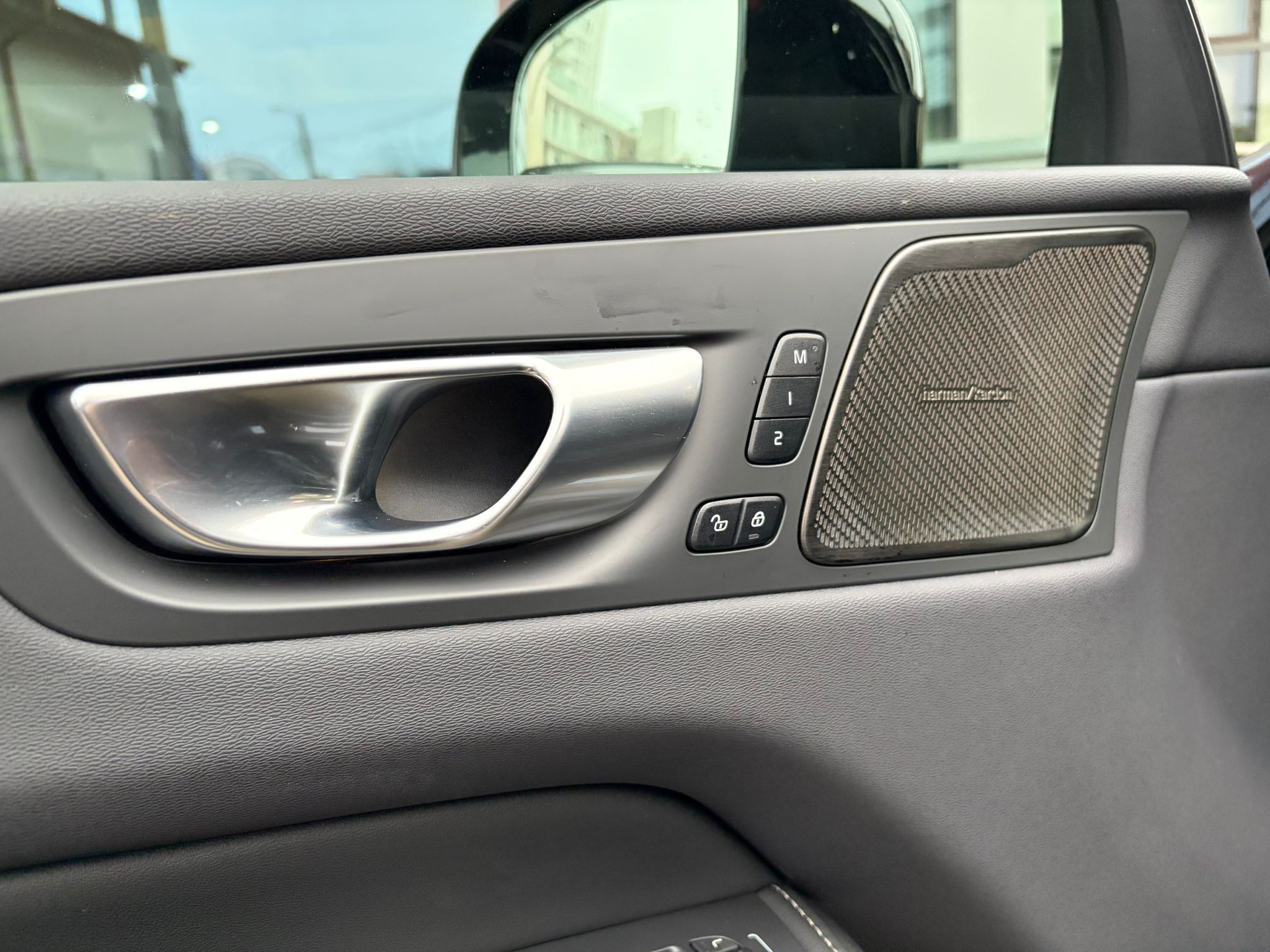 Volvo XC60 B4 Plus Dark - imagine 12