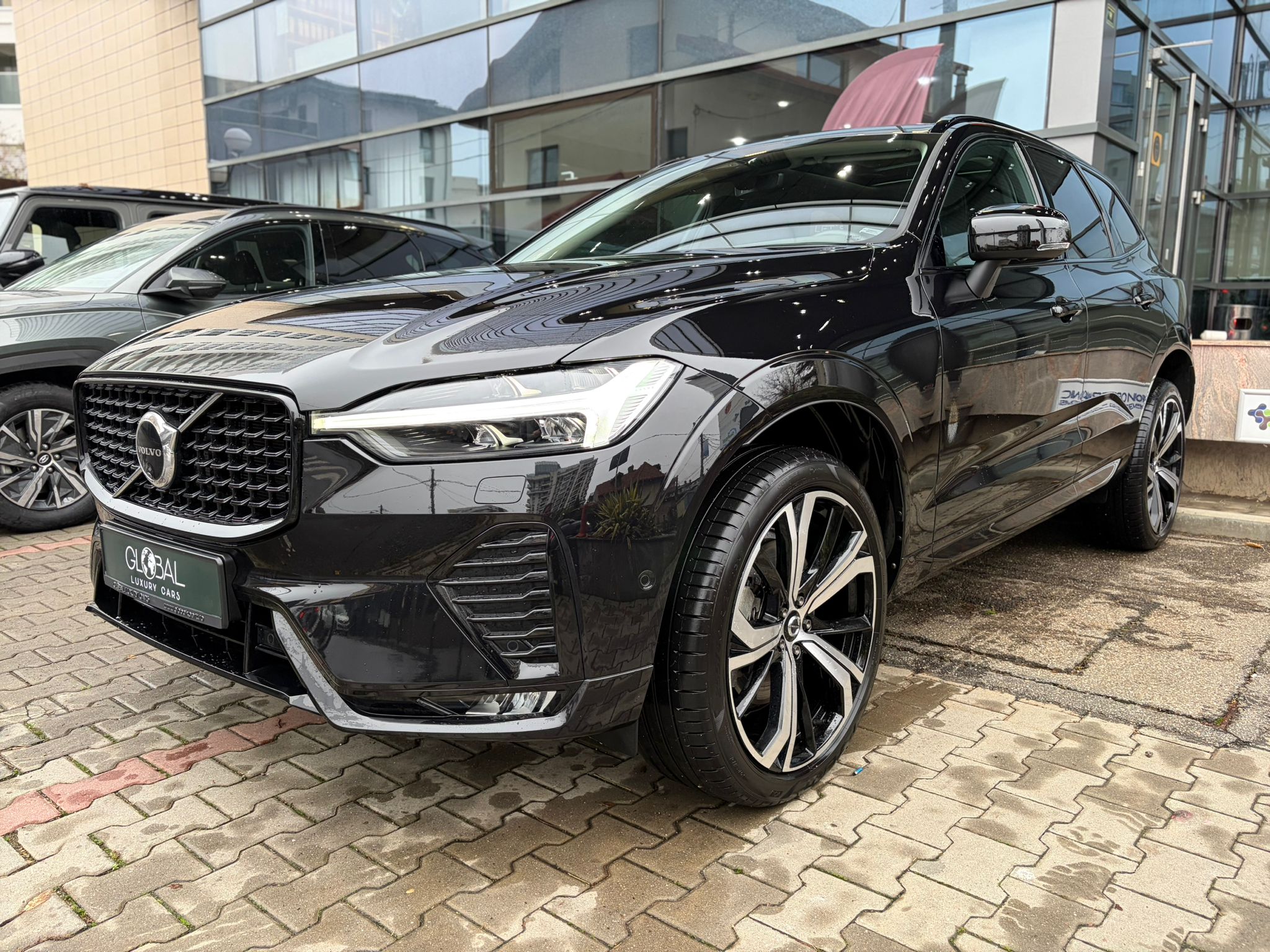 Volvo XC60 B4 Plus Dark - imagine 5