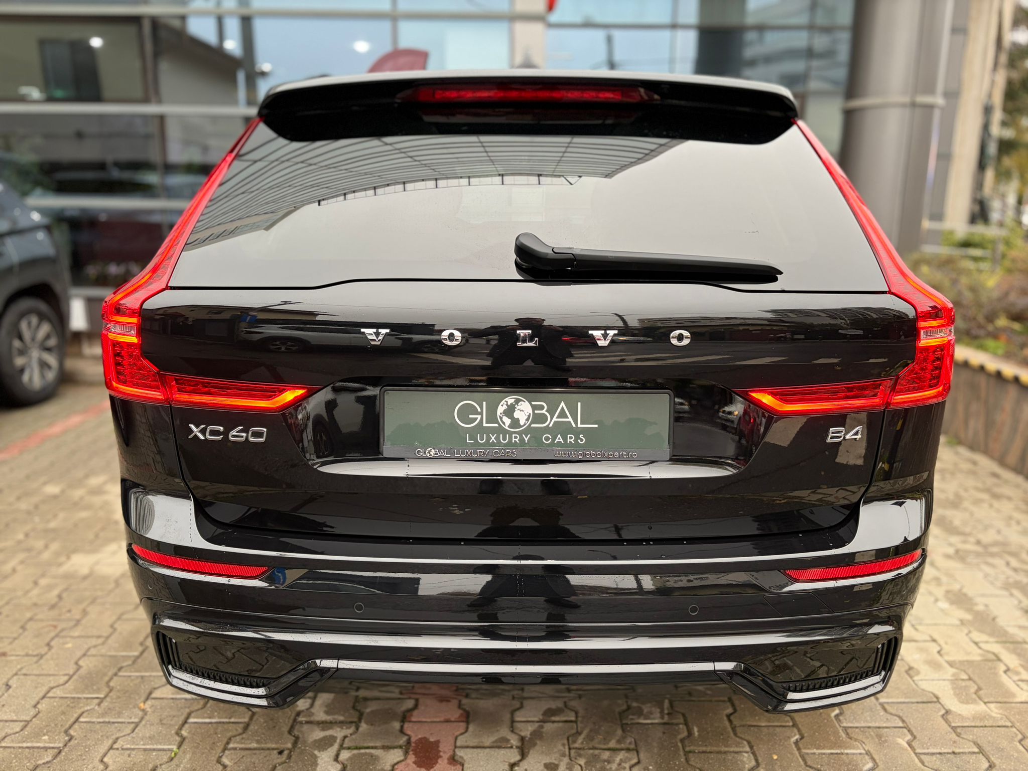 Volvo XC60 B4 Plus Dark - imagine 7