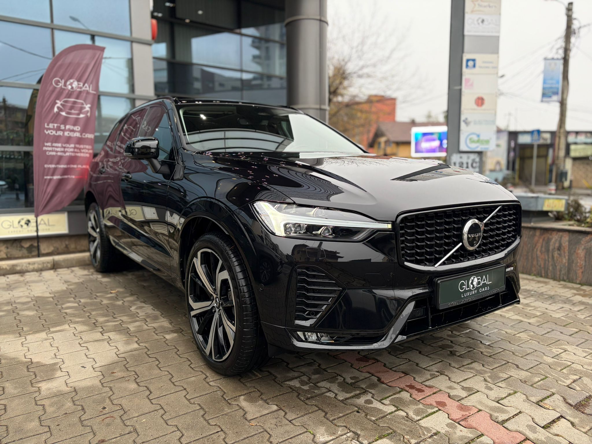 Volvo XC60 B4 Plus Dark