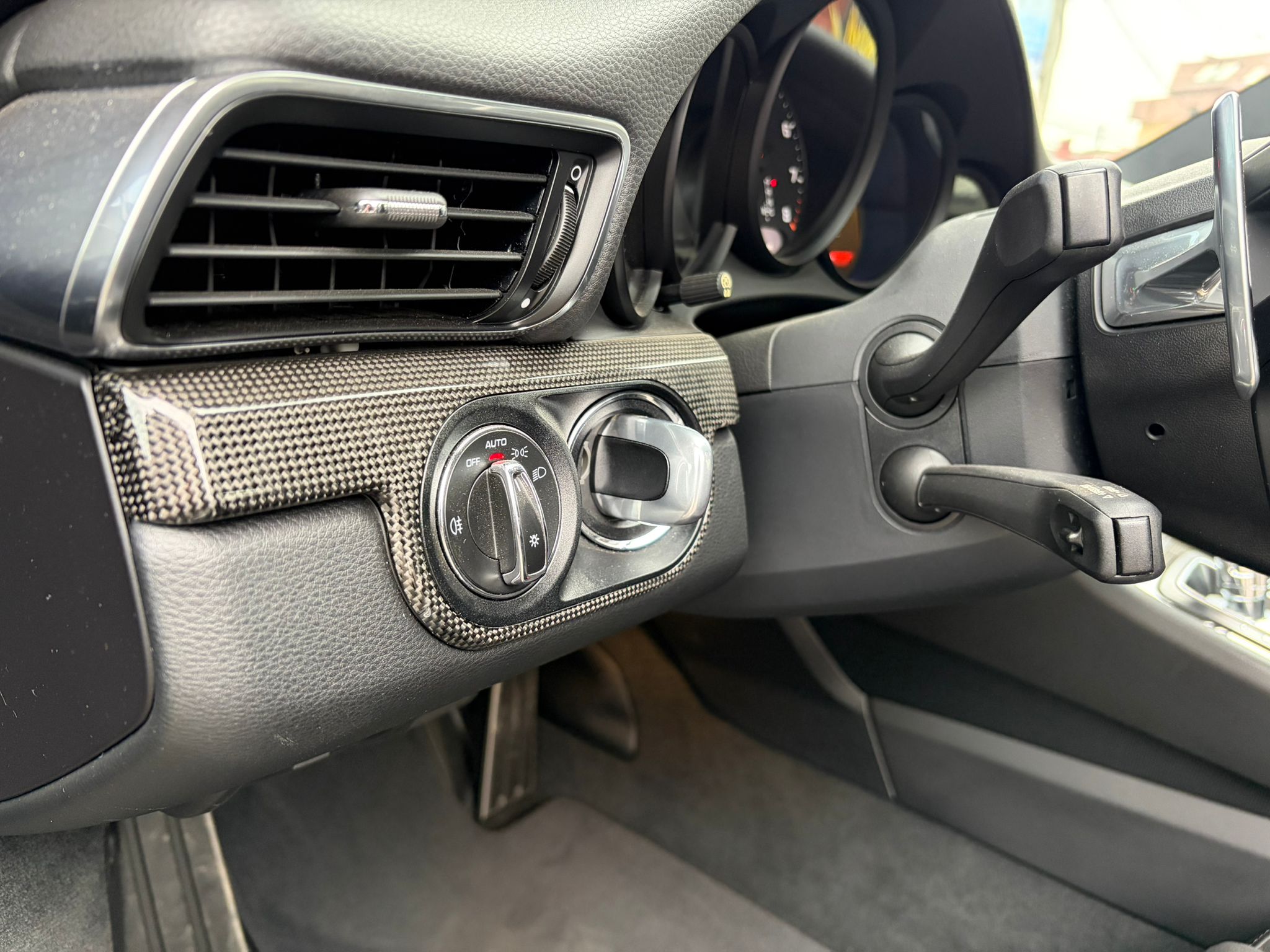 Porsche 911 Carrera 4 GTS - imagine 16