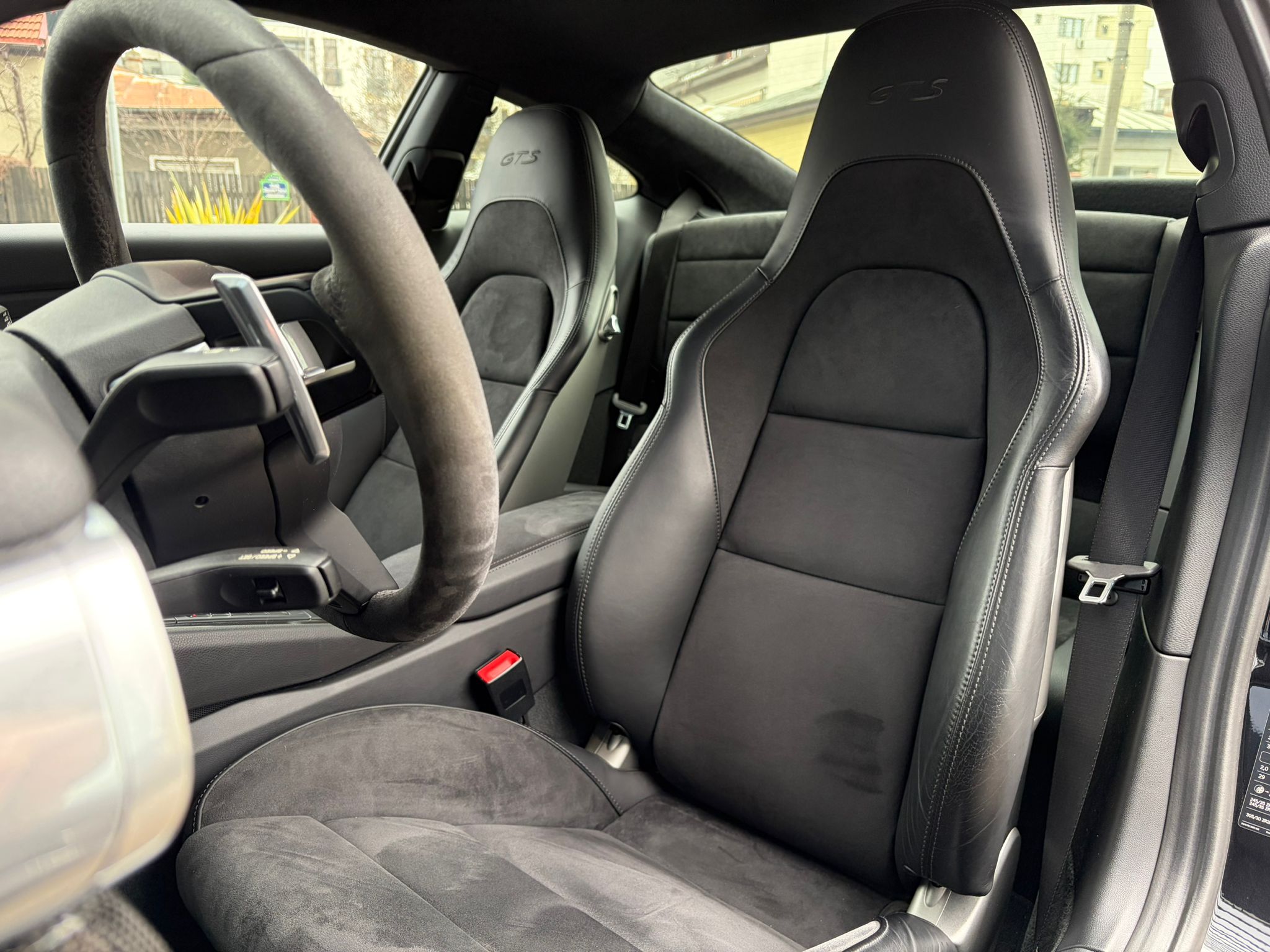 Porsche 911 Carrera 4 GTS - imagine 3