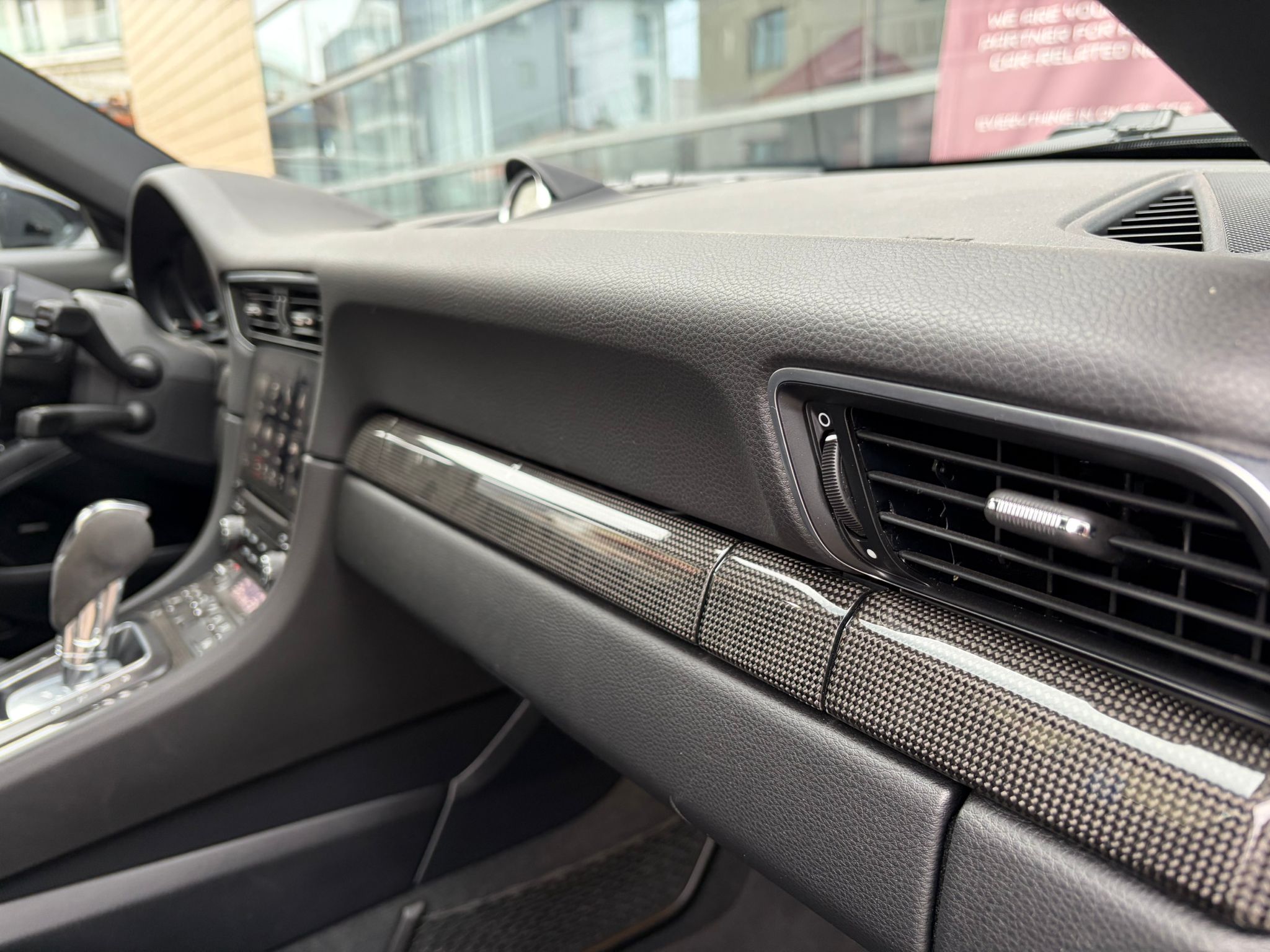 Porsche 911 Carrera 4 GTS - imagine 23