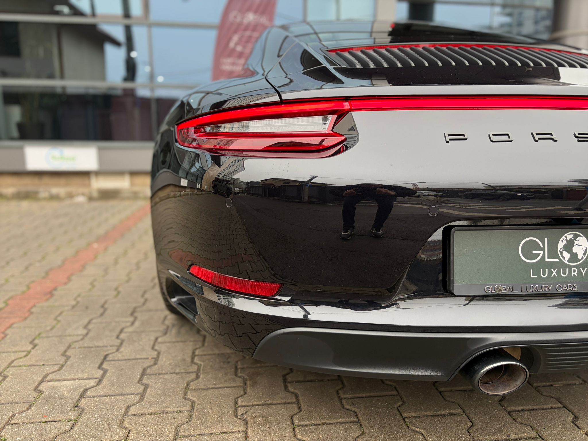 Porsche 911 Carrera 4 GTS - imagine 9