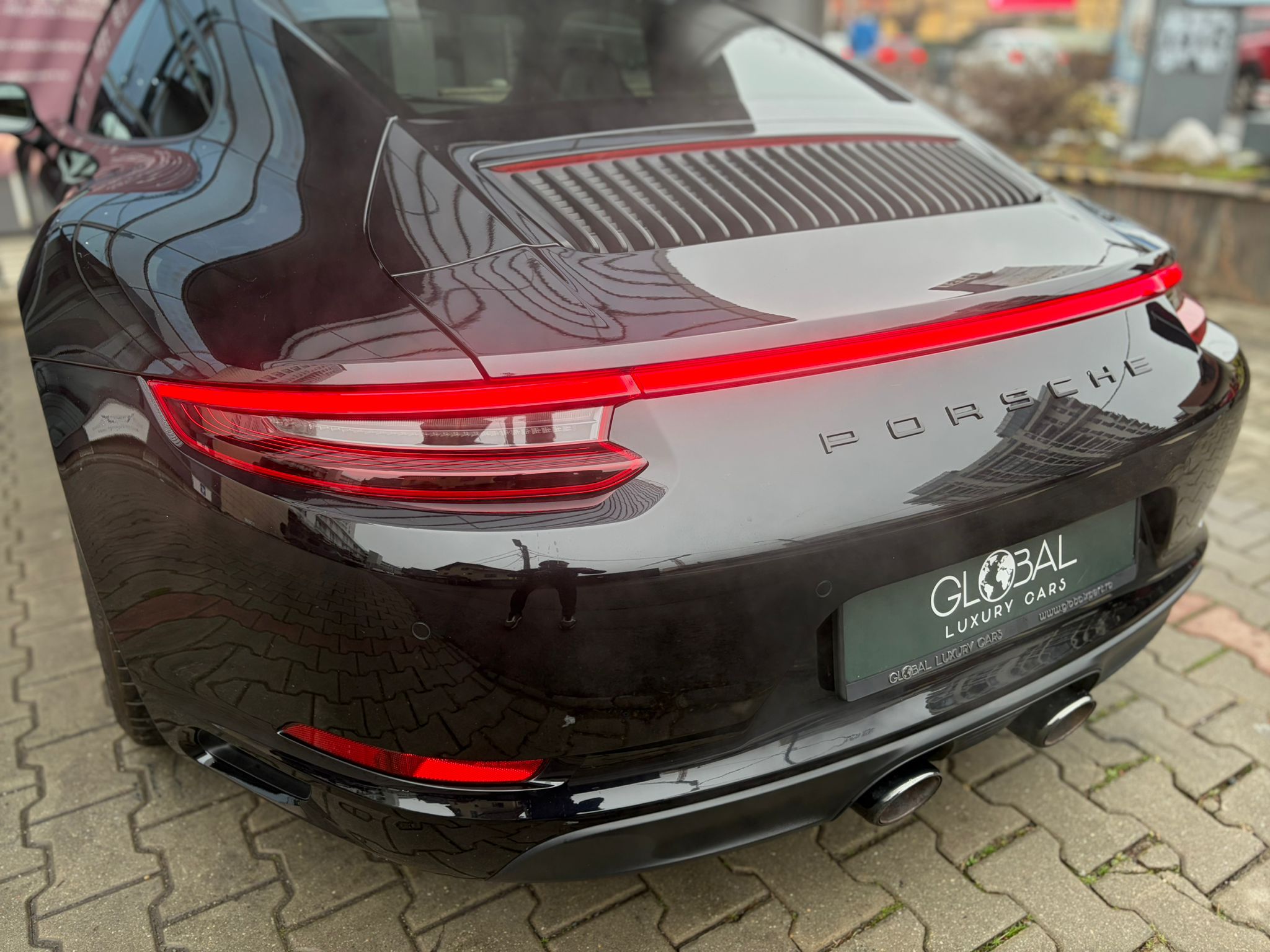 Porsche 911 Carrera 4 GTS - imagine 11
