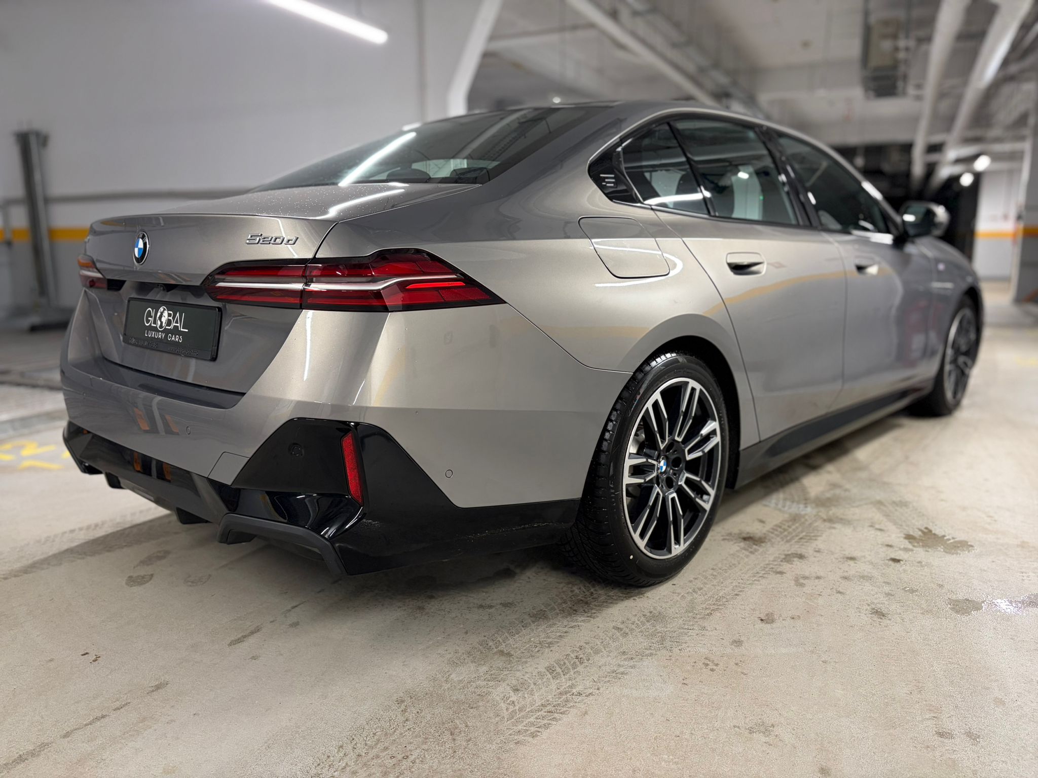 BMW 520D xDrive M-Sport - imagine 9